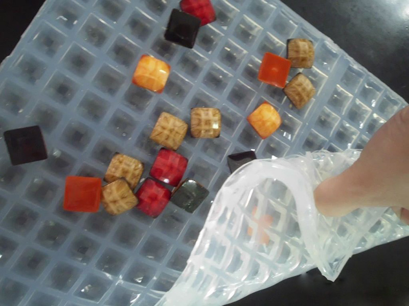 樹(shù)脂鉆硅膠模具投產(chǎn) 樹(shù)脂鉆硅膠模具投產(chǎn)