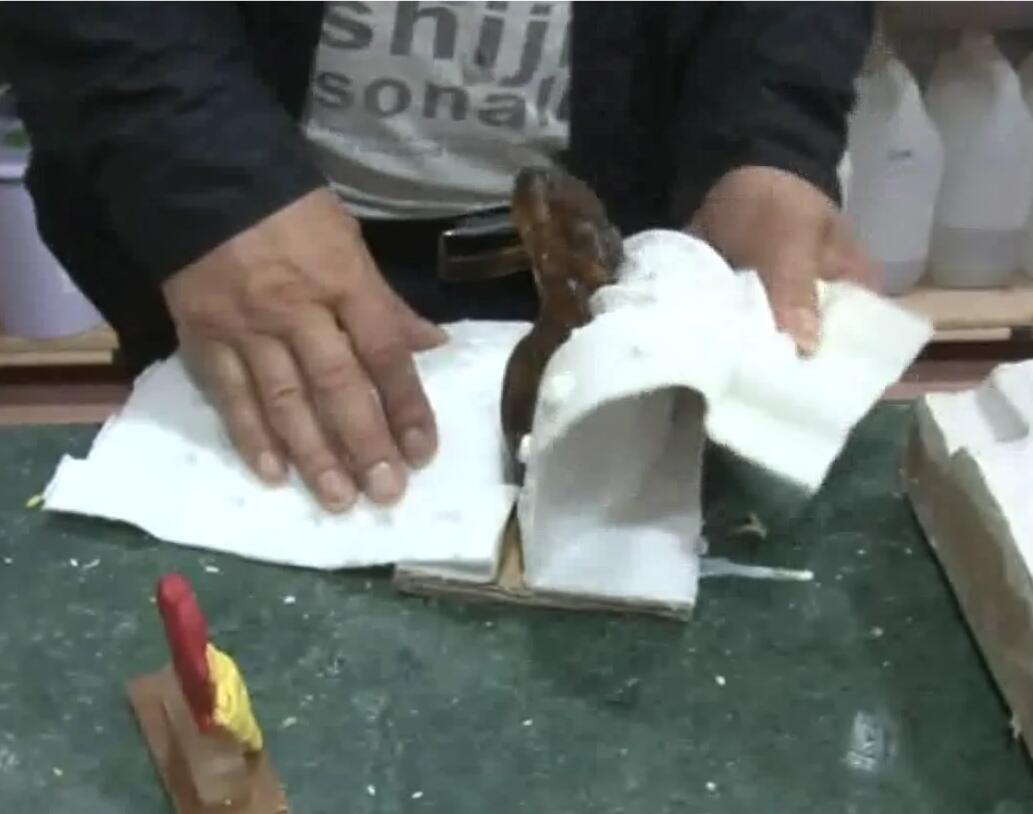 工業級模具硅膠開模拆邊困難怎么辦？