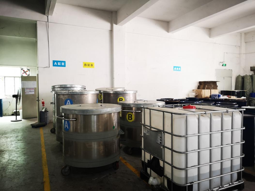 模具硅膠原料和制品儲(chǔ)存需留意的事項(xiàng)有哪些 ？