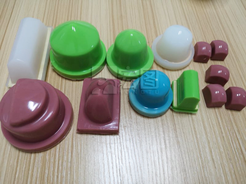 1769389426985724.jpg 紅色移印硅膠和藍(lán)色移印膠漿有什么特別之處?-800.jpg